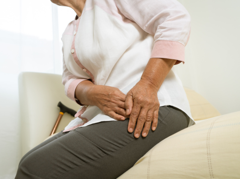 I Live Alone and Broke My Hip